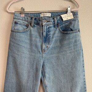 Abercrombie & Fitch 90s Relaxed High Rise Jean 29R